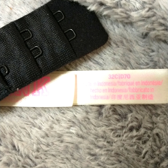 32 C Victoria's secret Pink ladies bra - Picture 2 of 4
